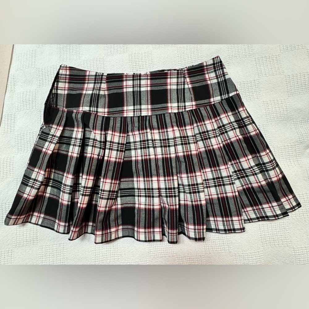 Urban Rose Chic Plaid Skater Skirt - Black, White, and Red - Picture 2 of 7